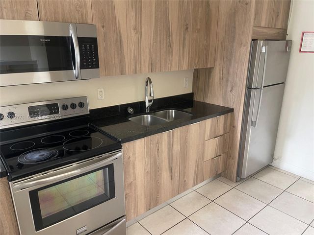 115 NW 120th St, North Miami, FL 33168