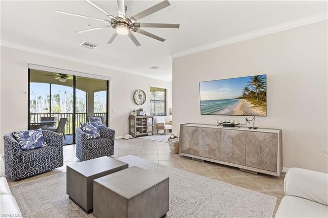 9484 Casoria CT # 202, Naples, FL 34113