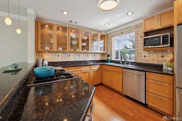 275 Fairlawn Avenue, Daly City, CA 94015