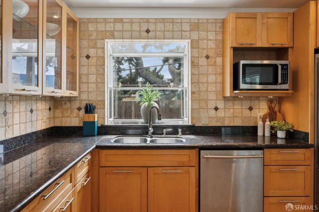 275 Fairlawn Avenue, Daly City, CA 94015
