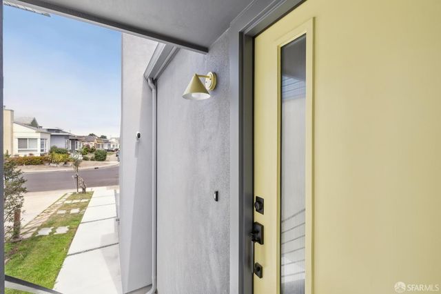 275 Fairlawn Avenue, Daly City, CA 94015