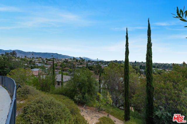 936 N Staley Lane, Los Angeles, CA 90042