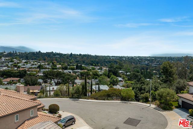 936 N Staley Lane, Los Angeles, CA 90042