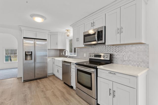 33 State Route 101A, Amherst, NH 03031