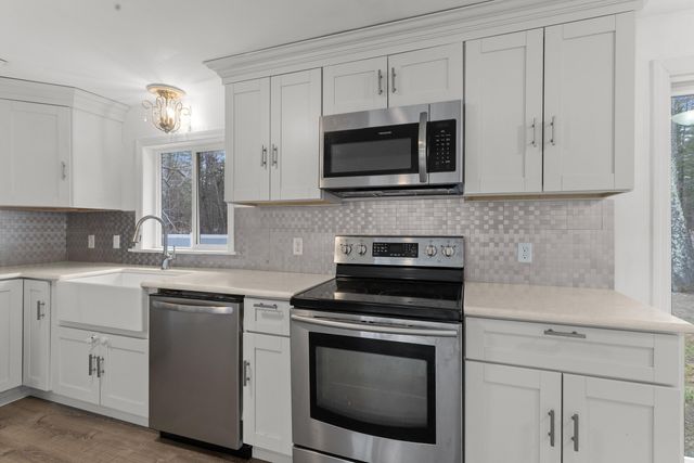 33 State Route 101A, Amherst, NH 03031