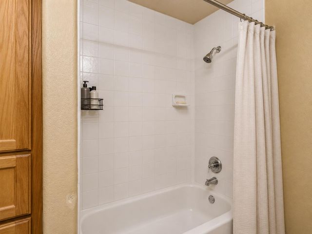 5603 Thunderbird ST B, Lago Vista, TX 78645