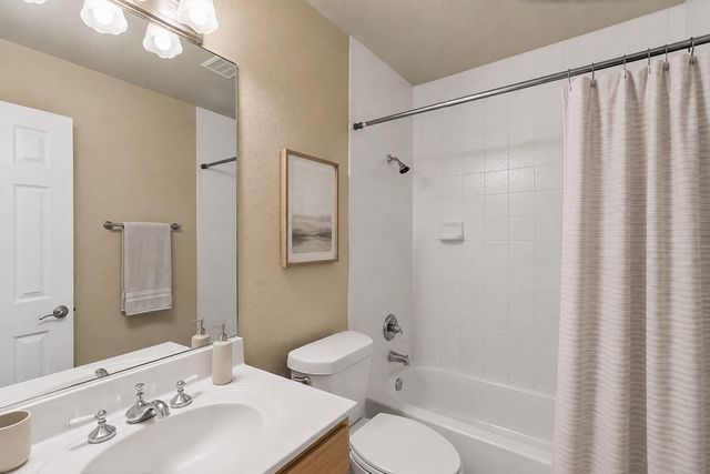 5603 Thunderbird ST B, Lago Vista, TX 78645