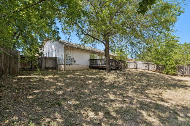5603 Thunderbird ST B, Lago Vista, TX 78645