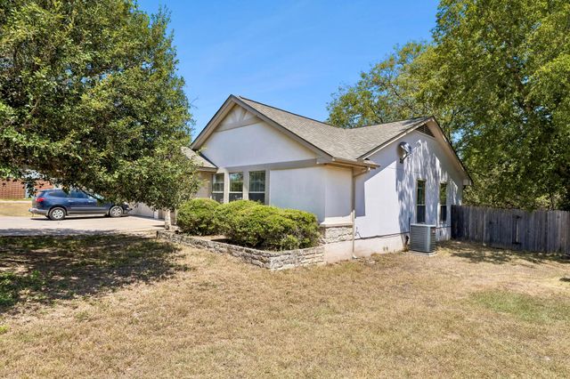 5603 Thunderbird ST B, Lago Vista, TX 78645