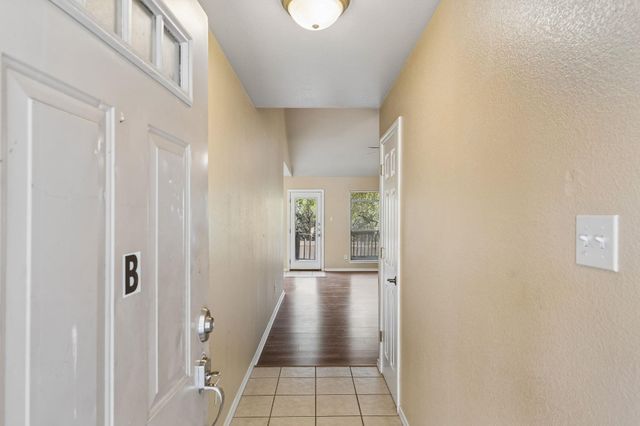 5603 Thunderbird ST B, Lago Vista, TX 78645