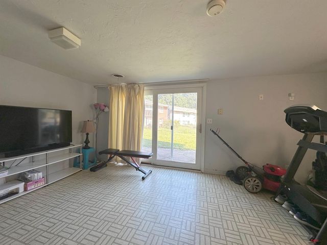 4210 Van Dorn Street, Lincoln, NE 68506