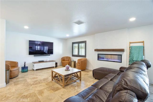 37283 Fallsgrove, Murrieta, CA 92563