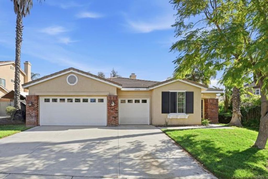 27636 Brentstone Way, Murrieta, CA 92563