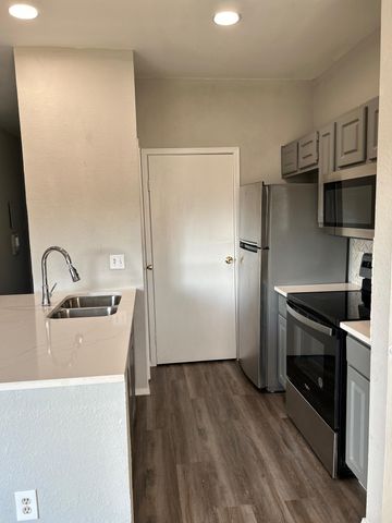 12166 Metric BLVD 277, Austin, TX 78758