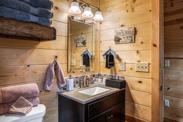 1634 S Mountain View Road, Sevierville, TN 37876