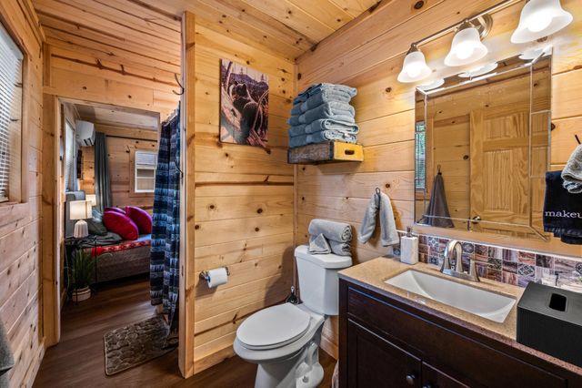 1634 S Mountain View Road, Sevierville, TN 37876