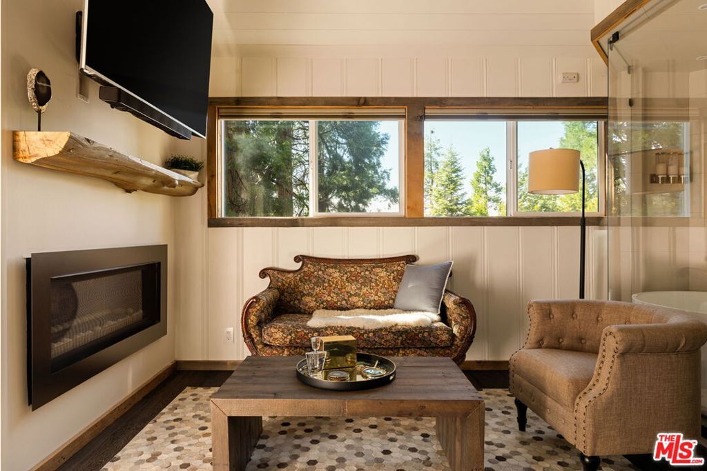 Image 13 of property listing at 179 D Lane, Lake Arrowhead, CA 92352