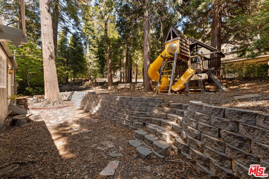 Image 21 of property listing at 179 D Lane, Lake Arrowhead, CA 92352