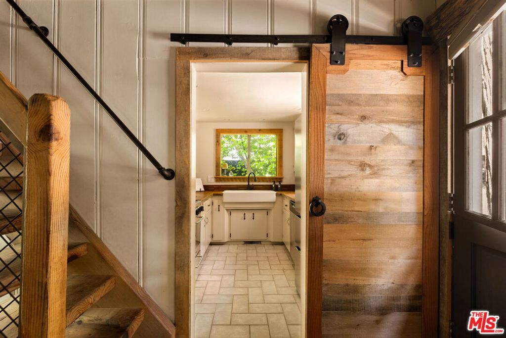 Image 7 of property listing at 179 D Lane, Lake Arrowhead, CA 92352
