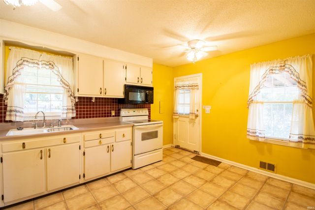 4012 W Maryland Street, Evansville, IN 47720