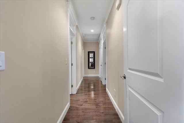 35 Spinnaker Dr W, Mashpee, MA 02649