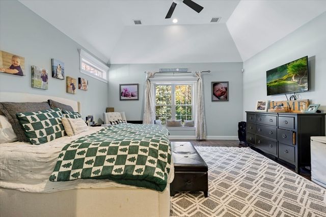 35 Spinnaker Dr W, Mashpee, MA 02649