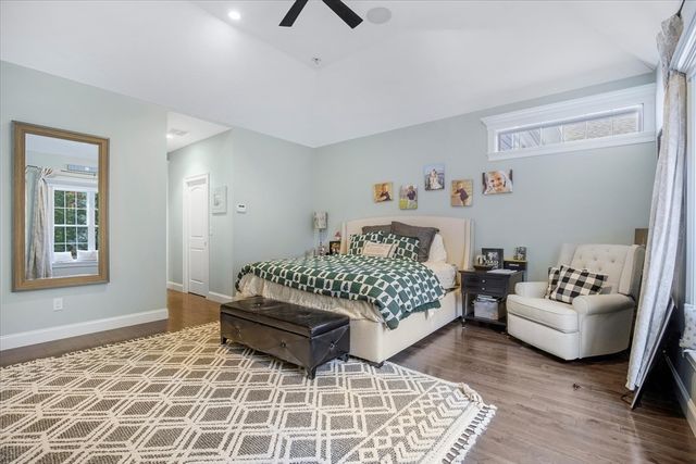 35 Spinnaker Dr W, Mashpee, MA 02649