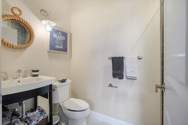 35 Spinnaker Dr W, Mashpee, MA 02649