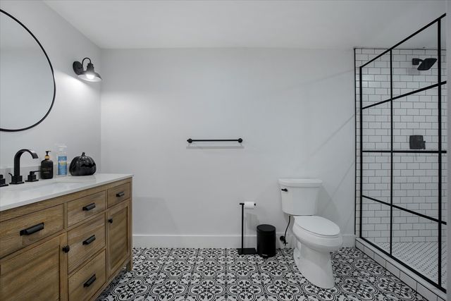 35 Spinnaker Dr W, Mashpee, MA 02649