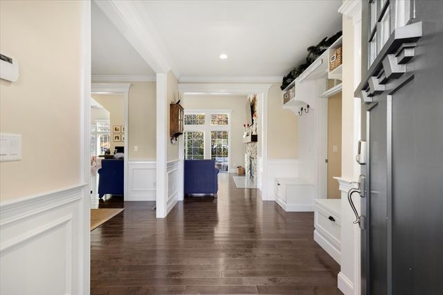 35 Spinnaker Dr W, Mashpee, MA 02649