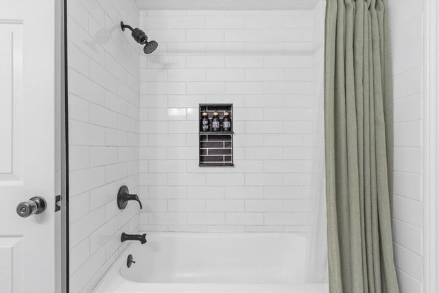 320 Newbury St 704, Danvers, MA 01923