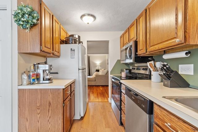 320 Newbury St 704, Danvers, MA 01923