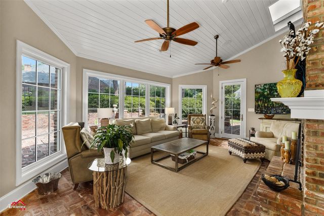 7211 Gilbert Drive, Shreveport, LA 71106