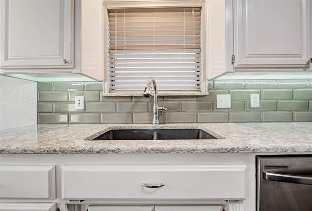 10124 Fairfax Lane, Yukon, OK 73099