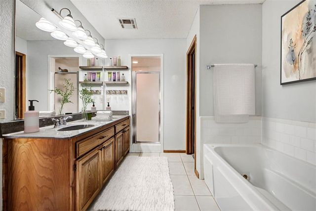 10124 Fairfax Lane, Yukon, OK 73099