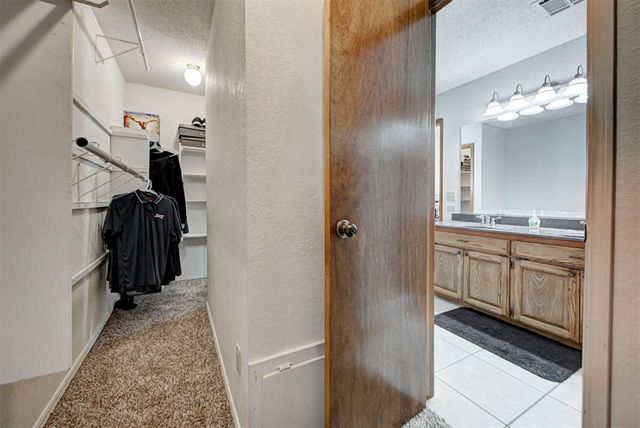 10124 Fairfax Lane, Yukon, OK 73099