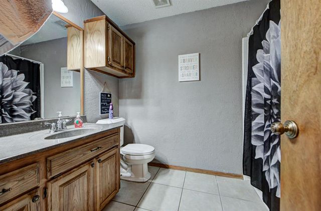 10124 Fairfax Lane, Yukon, OK 73099