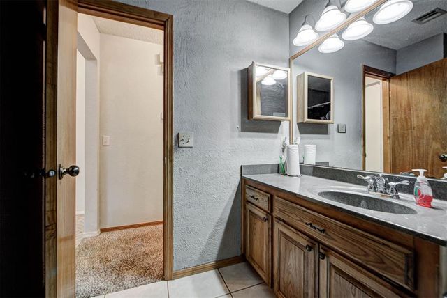 10124 Fairfax Lane, Yukon, OK 73099