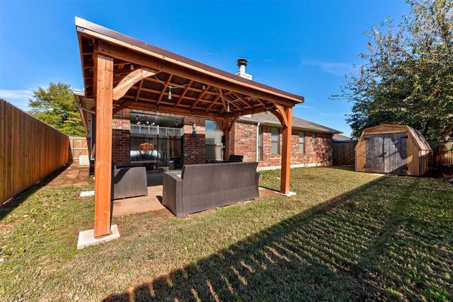 10124 Fairfax Lane, Yukon, OK 73099