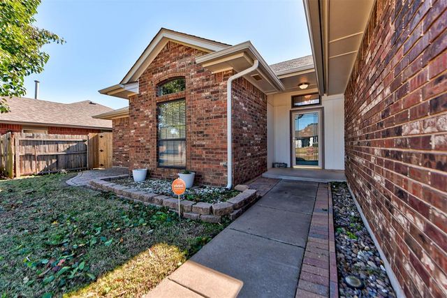 10124 Fairfax Lane, Yukon, OK 73099