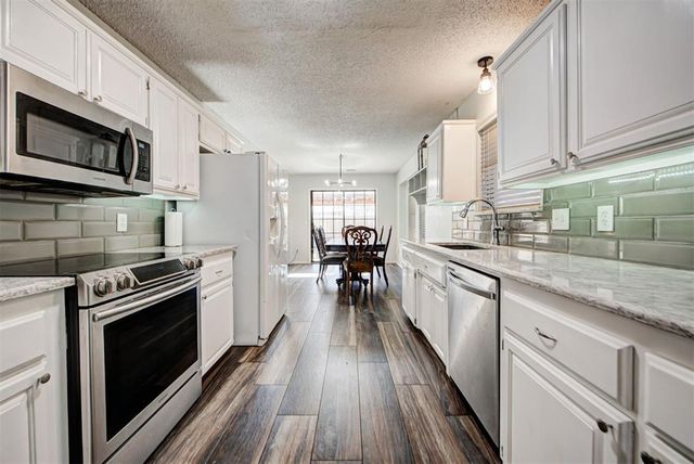 10124 Fairfax Lane, Yukon, OK 73099