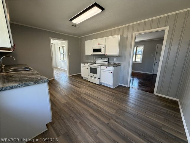 1118 Rena Road, Van Buren, AR 72956