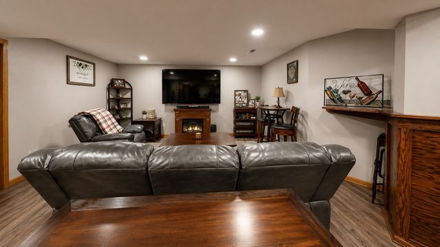 811 6th Street, West Des Moines, IA 50265