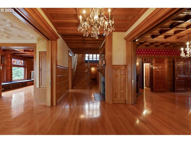 1816 Sw HAWTHORNE Ter, Portland, OR 97201