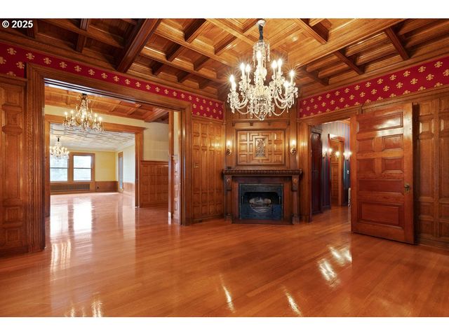 1816 Sw HAWTHORNE Ter, Portland, OR 97201