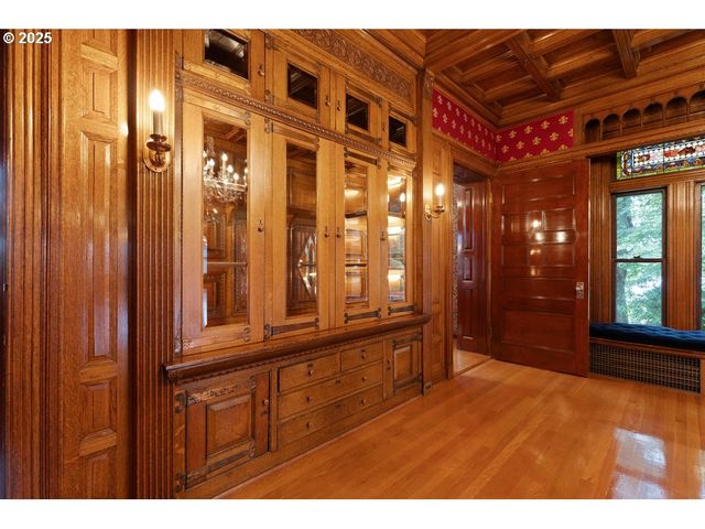 1816 Sw HAWTHORNE Ter, Portland, OR 97201