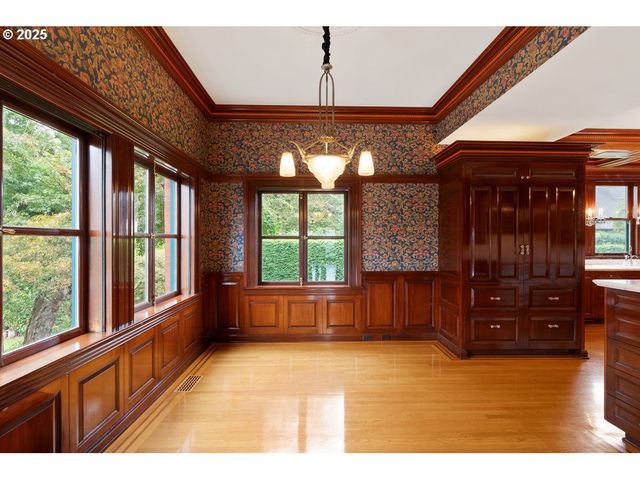 1816 Sw HAWTHORNE Ter, Portland, OR 97201