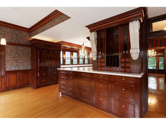 1816 Sw HAWTHORNE Ter, Portland, OR 97201