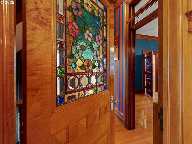 1816 Sw HAWTHORNE Ter, Portland, OR 97201