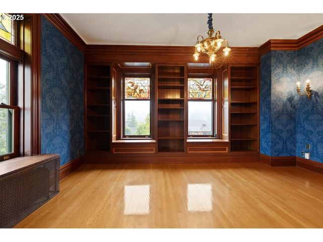 1816 Sw HAWTHORNE Ter, Portland, OR 97201